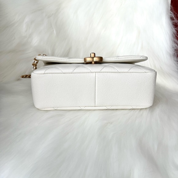 SOLD Chanel 22P Small Melody Flap - Picture 8 of 12